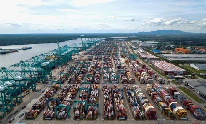 【RCEP财讯】马来西亚丹绒柏勒巴斯港口超越新加坡：单月吞吐量突破107万标准货柜，领跑东南亚航运业！